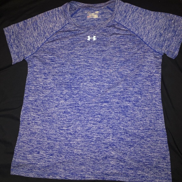 Under Armour Tops - 💙Under Armor heatgear womans workout shirt